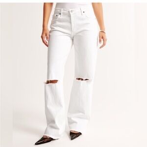 Abercrombie & Fitch White Low rise baggy jeans, Curve Love, Size 27/4S, NWOT